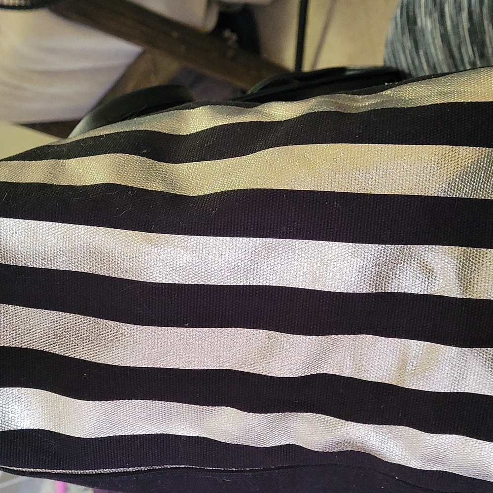 Tote - Picture 2 of 3